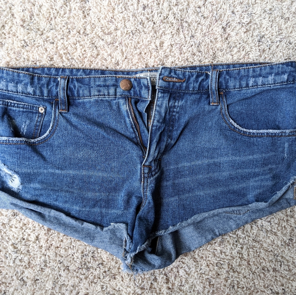 Free People cut off shorts sz 30